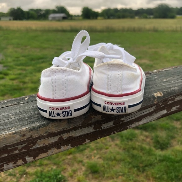 Converse - Picture 2 of 4